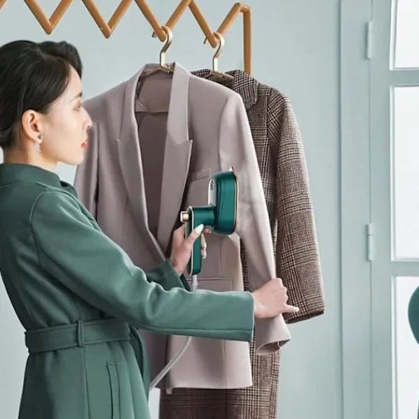 Generic Strykjärn-Bärbart Mini Ångstrykjärn