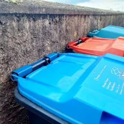 LBSS Soptunnor-Fästen för hjulsoptunnor i stål Lätt att installera papperskorgsställ för trottoarer på bakgårdar