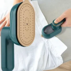 Archipelago Strykjärn-(grön) Mini Vikbar Hängande Strykjärn Våt och Torr Elektrisk Ångstrykjärn Handhållen Klädstrykningsmaskin 50ML 33W kompatibel Hemresa