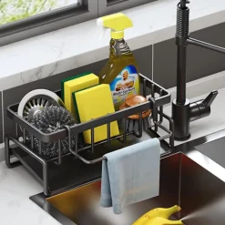 Tvättillbehör-Kök Organisatör, Rostfritt Stål Diskho Organisatör med Självdrenerande Avloppsfack för Svampställ, Handdukshållare, Svart.