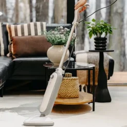 Adler Ångtvättar-Ångmopp 1300W med snabb uppvärmning och komplett tillbehörssats