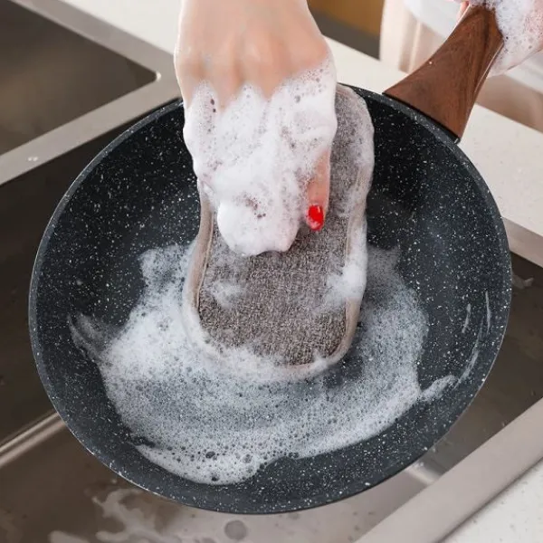 Svampar & Dukar-Set med 8 tvättbara disktrasor i mikrofiber, perfekta för non-stick pannor